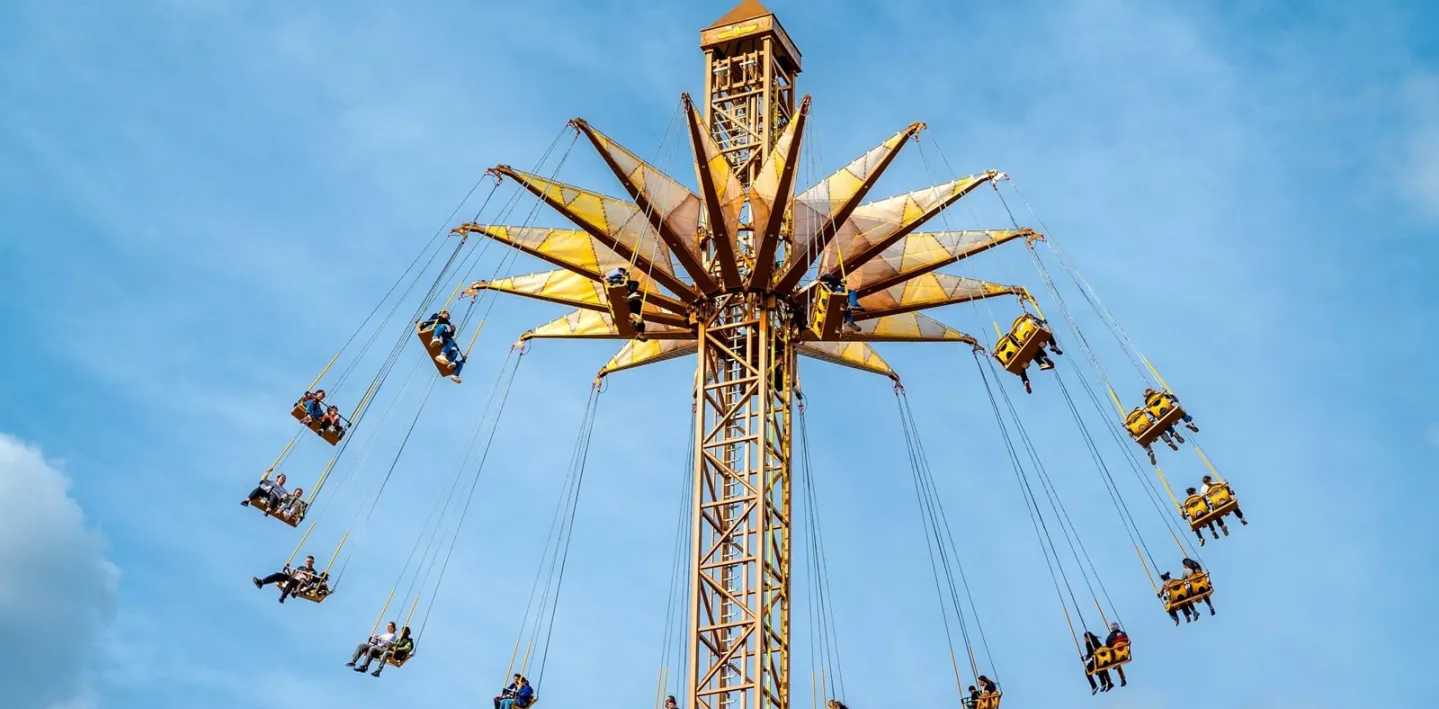 Le Parc Astérix réinvente la zone Égyptienne avec la Tour de Numérobis - Parcs Actus