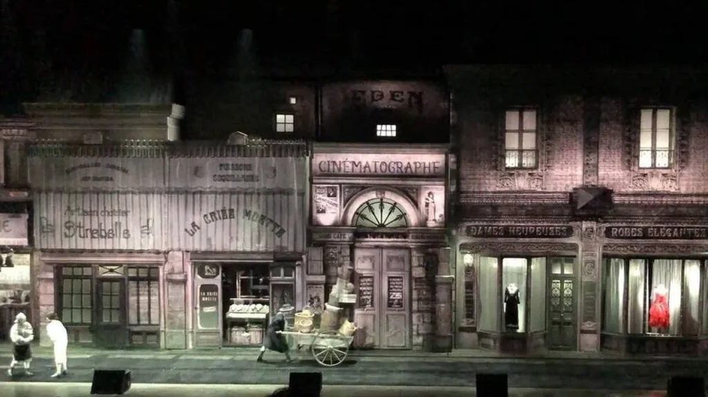 Le Mime et l’Étoile, la nouveauté 2023 du Puy du Fou au cœur du cinéma ! - Parcs Actus - Actualite des parcs d'attractions MjAyMzA0OWZlYzYxOTZmYzQ2MDRkZWJmMmMyM2ZlYTRkMmQxM2U - Actualité des Parcs d'attractions - Parcs Actus