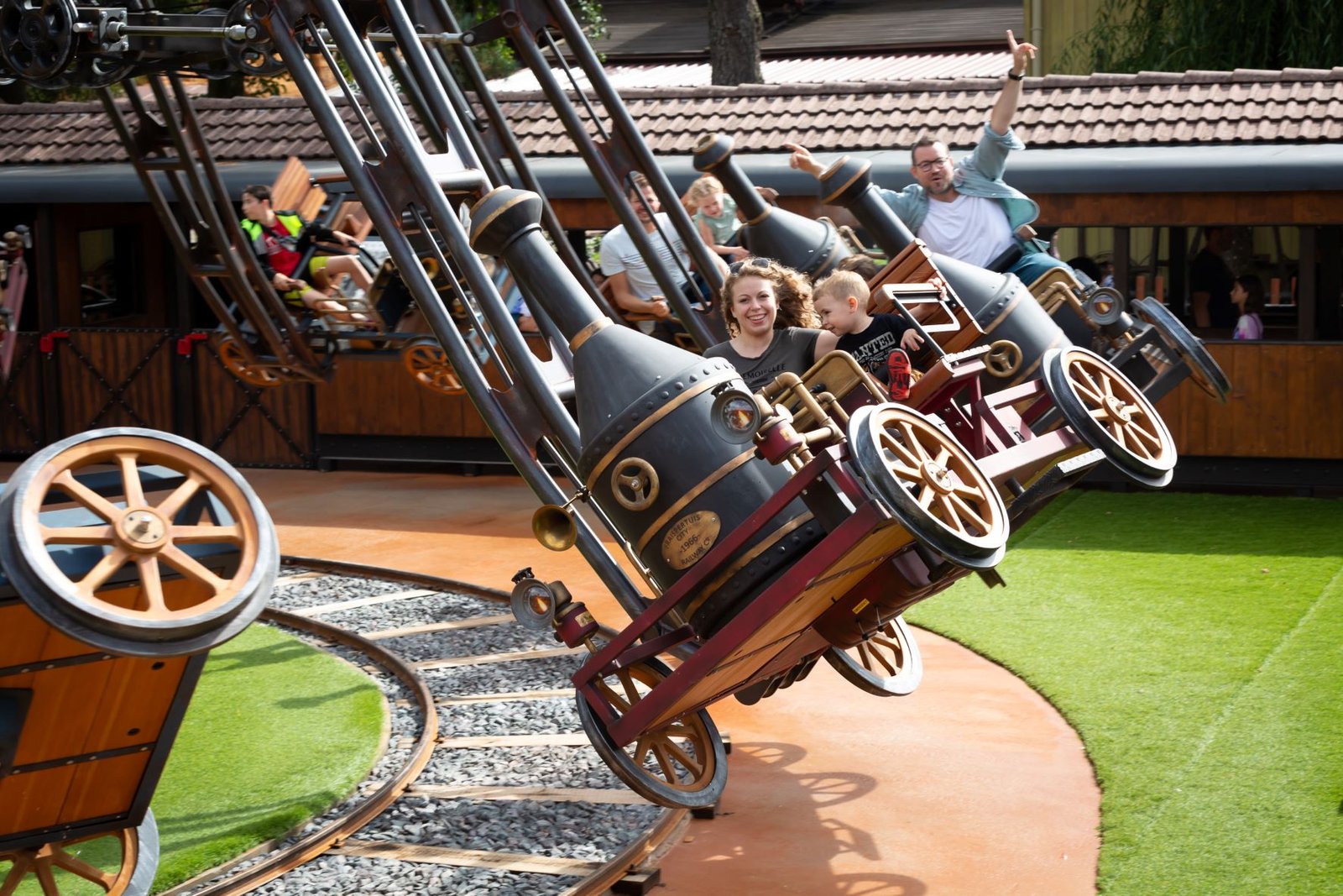 Les Draisines, une attraction unique en France débarque à Fraispertuis City ! - Parcs Actus