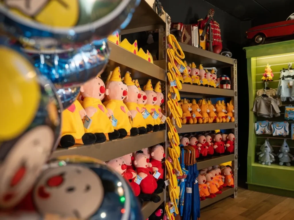 Circus Bumba, la nouvelle zone indoor du parc Plopsaland ! - Parcs Actus - Actualite des parcs d'attractions PDP BumbaShop Hero.jpg.webp - Actualité des Parcs d'attractions - Parcs Actus