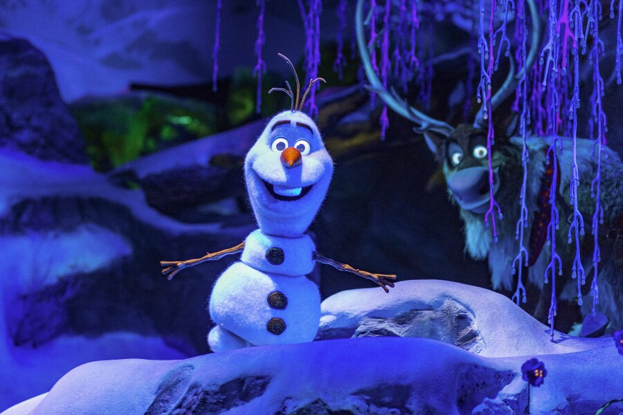FrozenLand, l’univers de la Reine des Neiges arrive à Disneyland Paris en 2026 ! - Parcs Actus - Actualite des parcs d'attractions image 116 - Actualité des Parcs d'attractions - Parcs Actus