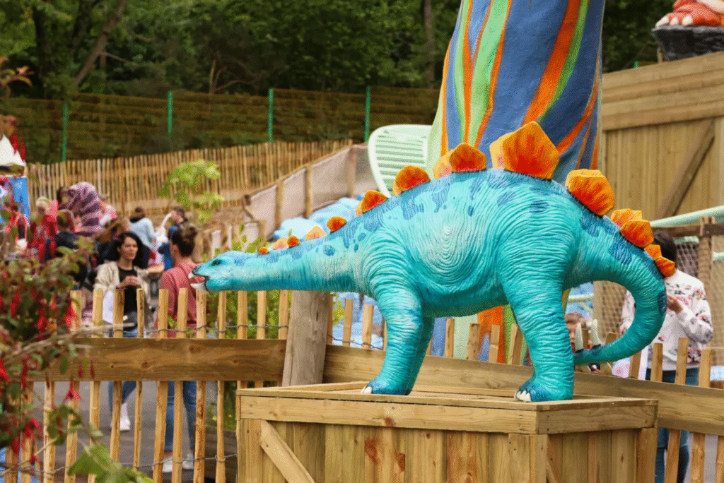 Les dinos débarquent à la Récré des 3 Curés avec un coaster familial - Parcs Actus - Actualite des parcs d'attractions image 159 - Actualité des Parcs d'attractions - Parcs Actus