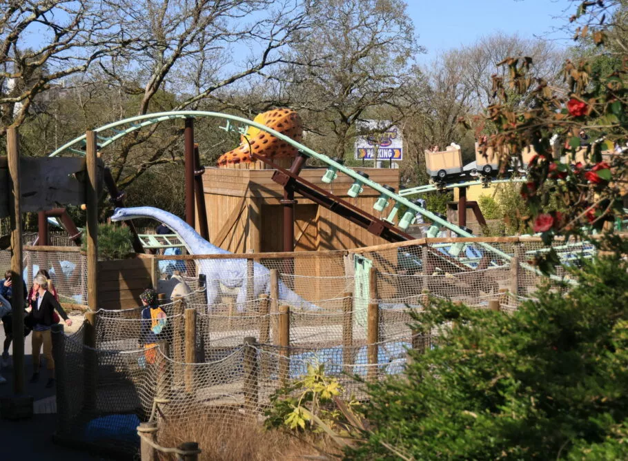 Les dinos débarquent à la Récré des 3 Curés avec un coaster familial - Parcs Actus - Actualite des parcs d'attractions image 161 - Actualité des Parcs d'attractions - Parcs Actus