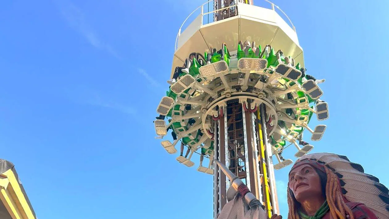 En 2025, Papéa Parc voit grand avec Totem sa tour de chute de 40 mètres ! - Parcs Actus