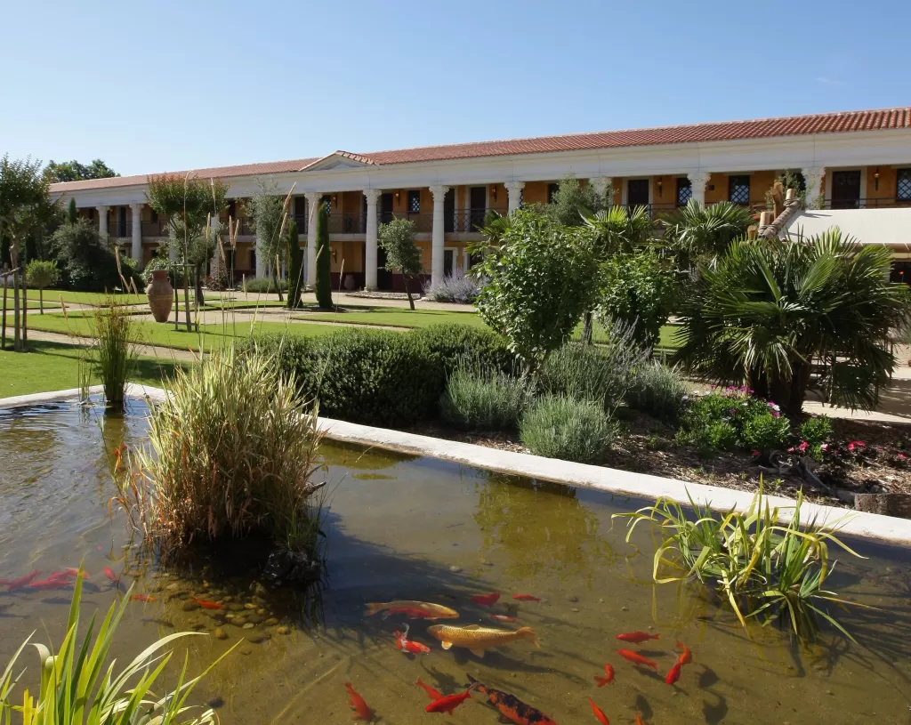La rue Gallo-Romaine, nouvelle offre hôtelière 2025 du Puy du Fou - Parcs Actus - Actualite des parcs d'attractions image 194 - Actualité des Parcs d'attractions - Parcs Actus