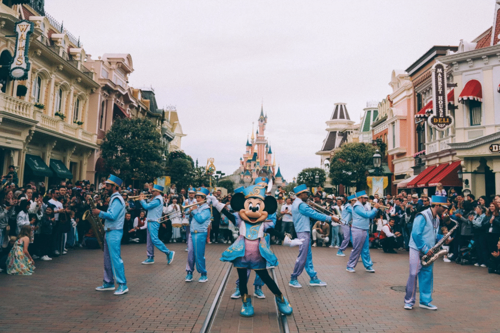 Disneyland Paris lance le Disney Music Festival à découvrir jusqu’en Septembre 2025 ! - Parcs Actus - Actualite des parcs d'attractions image 8 - Actualité des Parcs d'attractions - Parcs Actus