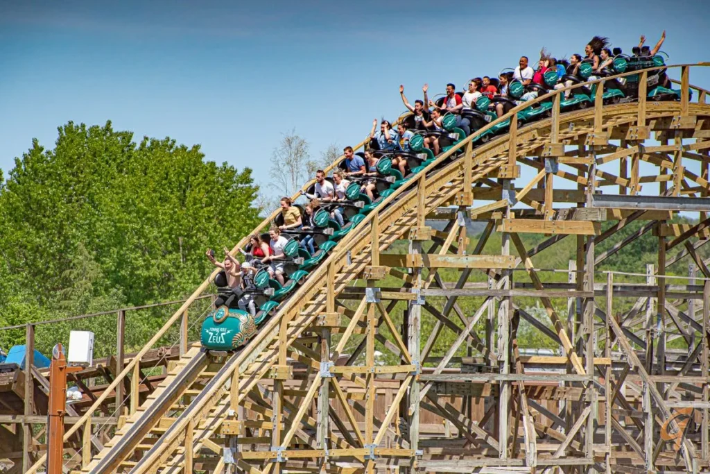 Tonnerre 2 Zeus : le renouveau d’un roller coaster unique au Parc Astérix - Parcs Actus - Actualite des parcs d'attractions 282563156 5138820049534417 1737045393017880898 n - Actualité des Parcs d'attractions - Parcs Actus