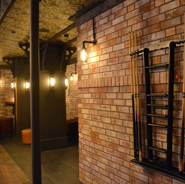 Hôtel Charles Lindbergh, dormez tels de véritables explorateurs de Rookburgh - Parcs Actus - Actualite des parcs d'attractions Bar 1919 - Rookburgh - Phantasialand - Hôtel Charles Lindbergh