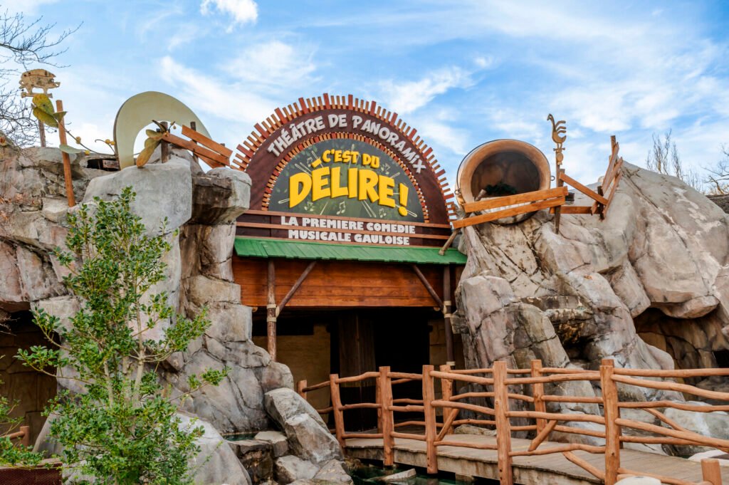 « C’est du délire ! », la première comédie musicale gauloise du Parc Astérix - Parcs Actus - Actualite des parcs d'attractions Cest du Delire 1 - Actualité des Parcs d'attractions - Parcs Actus