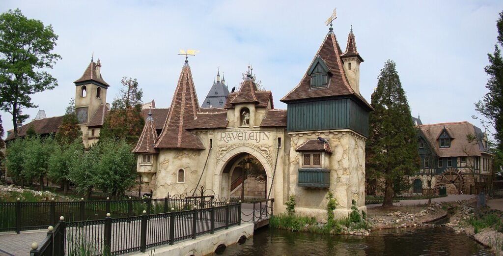 Le Puy du Fou accompagne Efteling pour son show Raveleijn ! - Parcs Actus - Actualite des parcs d'attractions Panorama Efteling Raveleijn - Actualité des Parcs d'attractions - Parcs Actus