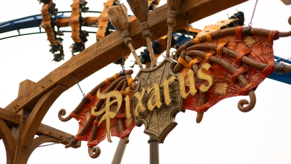 Pixarus ingangsbord - Actualité des Parcs d'attractions - Parcs Actus