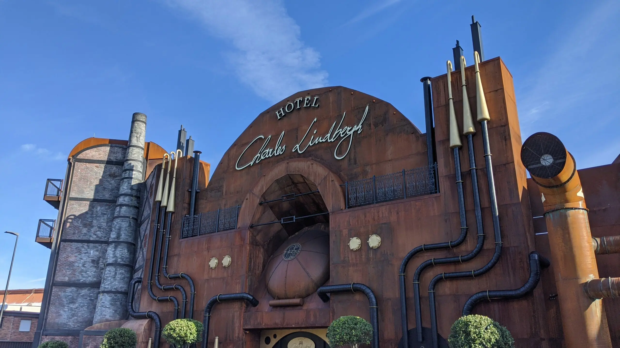 Hôtel Charles Lindbergh, dormez tels de véritables explorateurs de Rookburgh - Parcs Actus