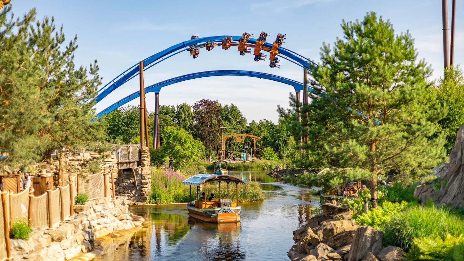 Toverland révèle Avalon, une zone enchantée avec Fénix, le premier Wing Coaster d'Europe ! - Parcs Actus