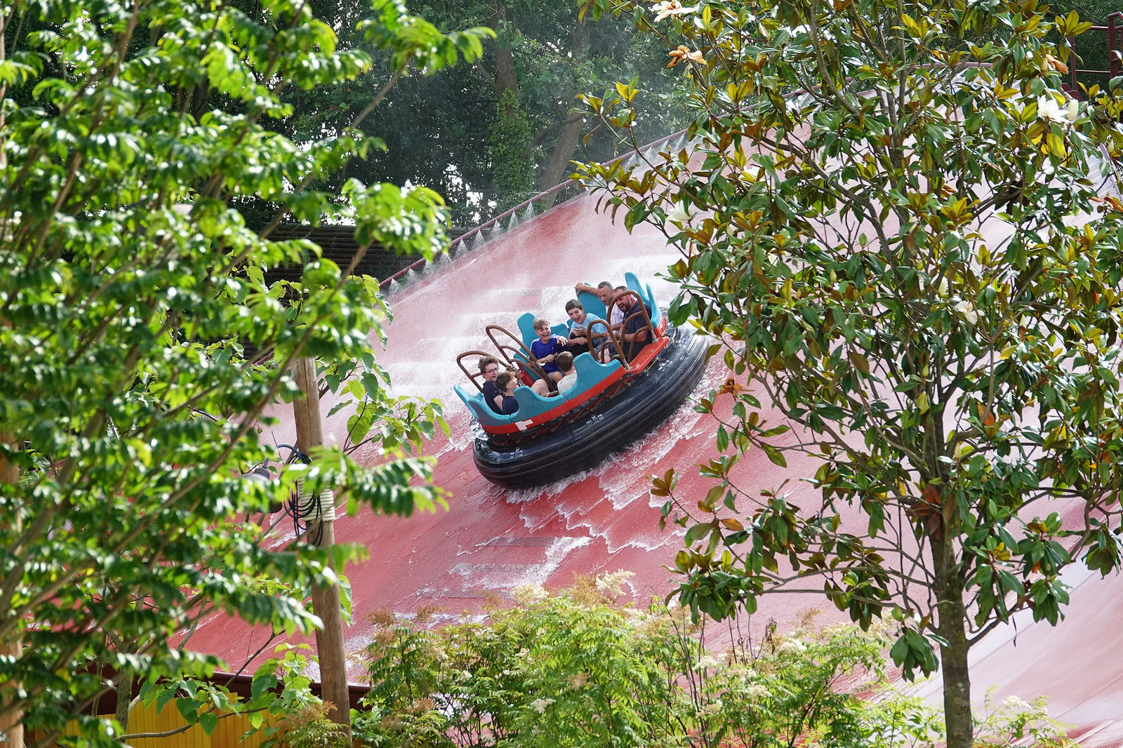 Embarquez pour Amazonia, une aventure aquatique unique au monde à Bellewaerde ! - Parcs Actus