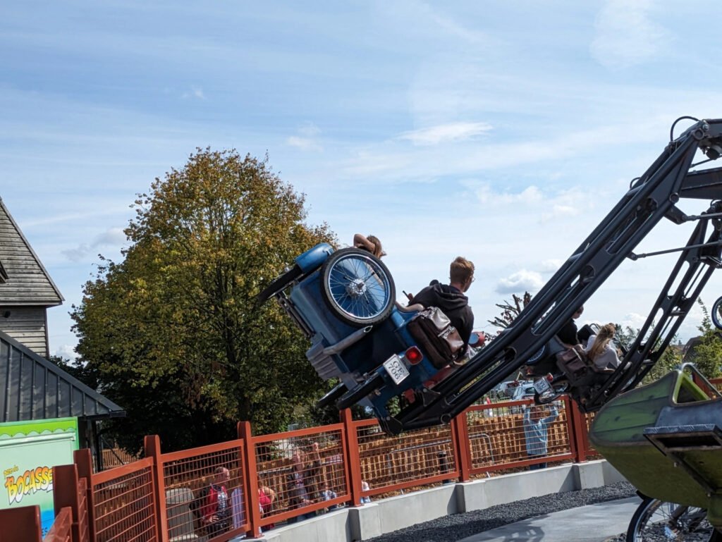 Le Parc du Bocasse mise sur une nouvelle zone pour sa saison 2025 - Parcs Actus - Actualite des parcs d'attractions Bocasse sidecar Factory