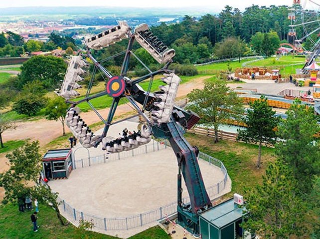 Top 10 des meilleures attractions du Parc des Combes - Parcs Actus - Actualite des parcs d'attractions Odysseus