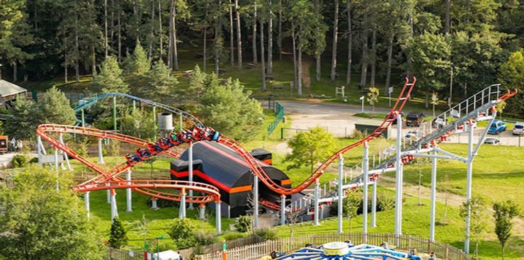 Top 10 des meilleures attractions du Parc des Combes - Parcs Actus - Actualite des parcs d'attractions Boomerang