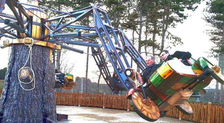 Top 10 des meilleures attractions du Parc des Combes - Parcs Actus - Actualite des parcs d'attractions Woodside 66