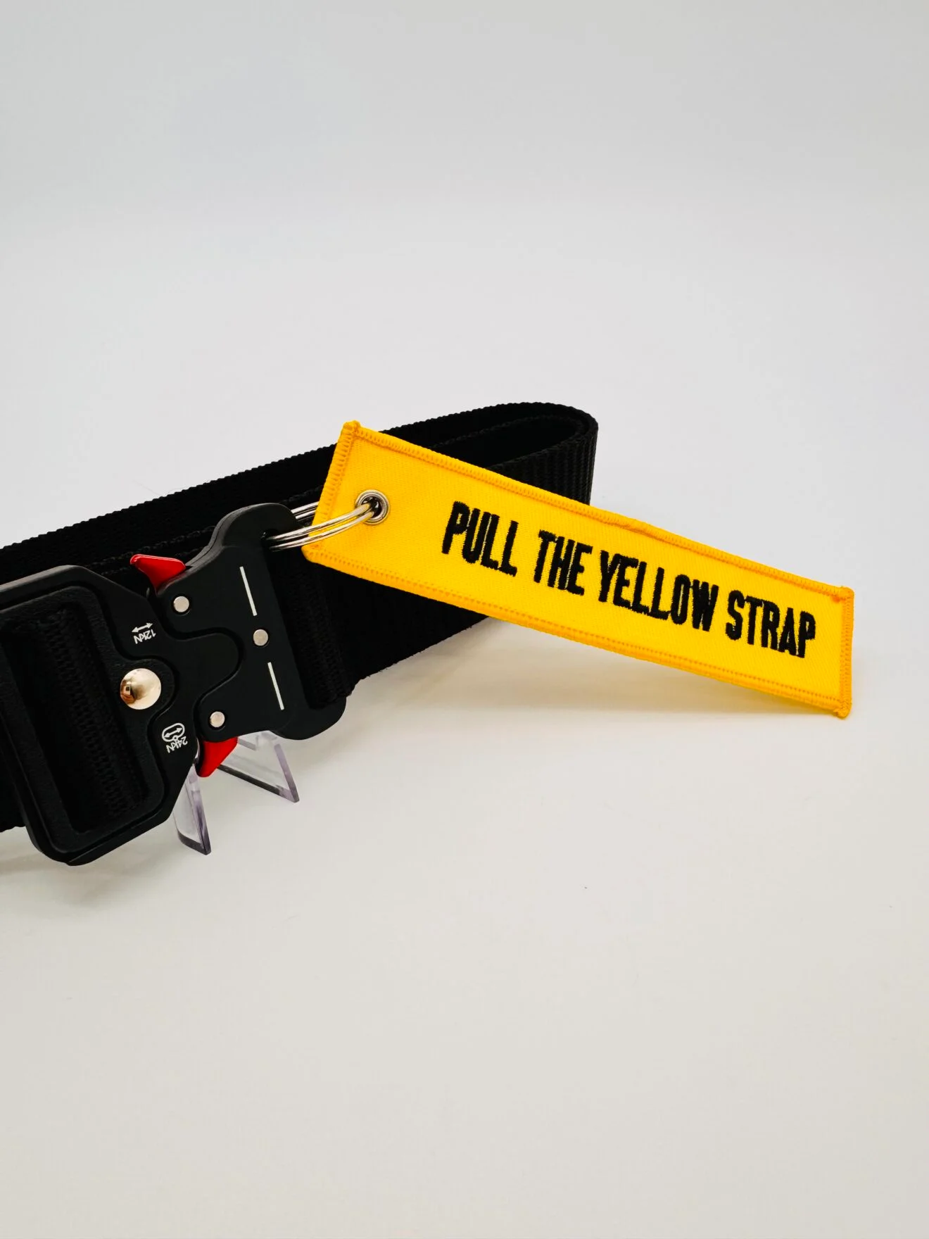 Ceinture “Pull the yellow strap” - Parcs Actus - Actualite des parcs d'attractions Ceinture "Pull the yellow strap" – Image 4