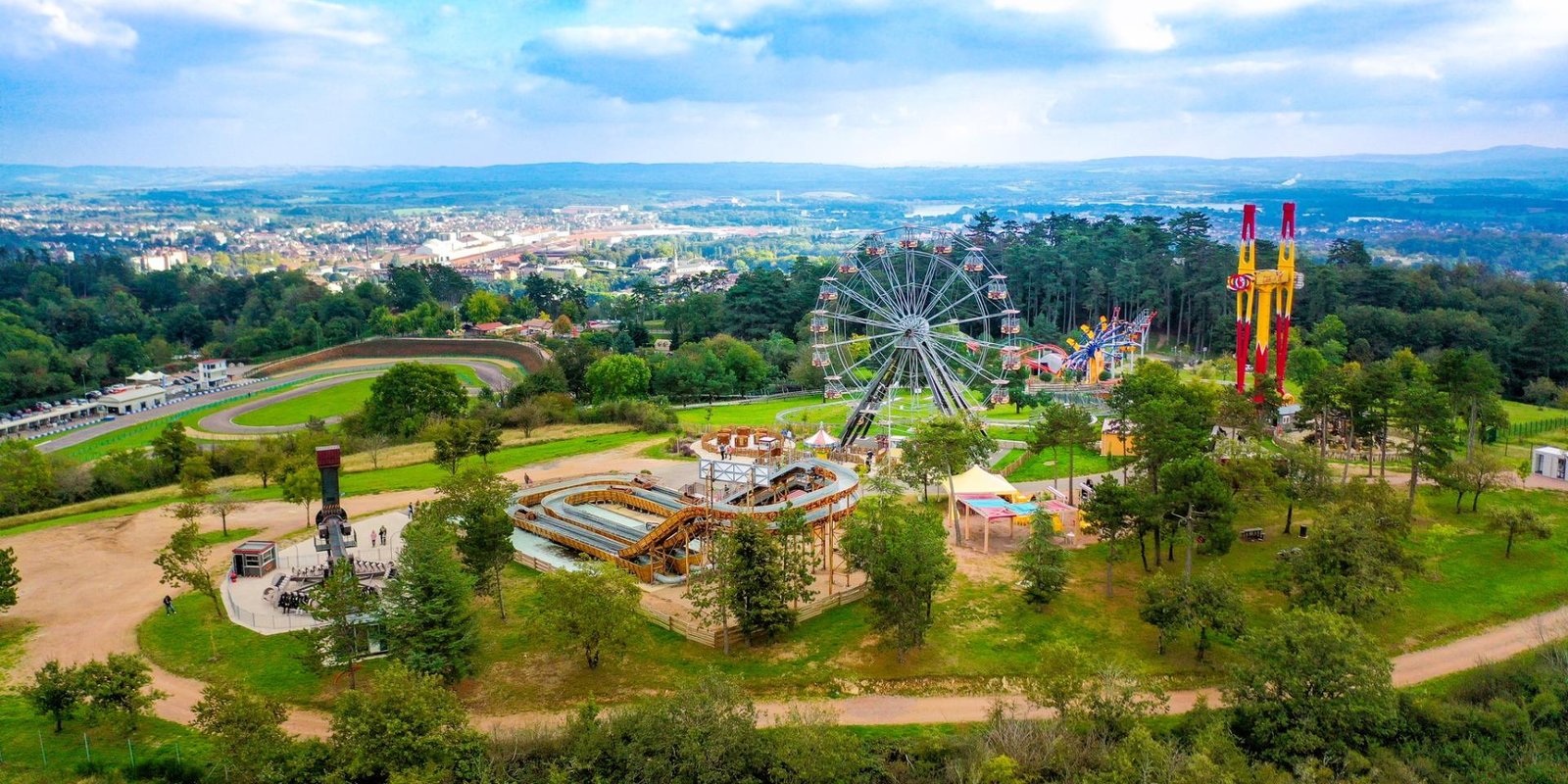 Top 10 des meilleures attractions du Parc des Combes - Parcs Actus