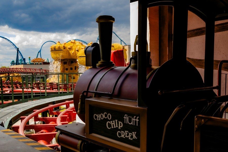 “Choco Chip Creek”, le train de la mine XXL d’Energylandia ! - Parcs Actus - Actualite des parcs d'attractions fluff choco chip 3 - Actualité des Parcs d'attractions - Parcs Actus