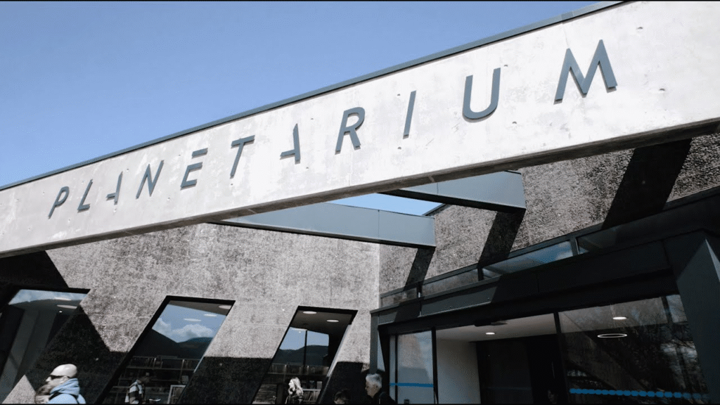 Planétarium de Vulcania : La tête dans les étoiles - Parcs Actus - Actualite des parcs d'attractions image 57 - Actualité des Parcs d'attractions - Parcs Actus