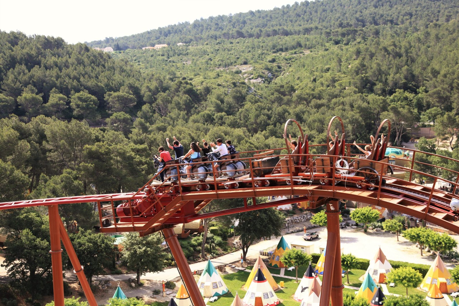 Pioneer, l'esprit de conquête dans une attraction inédite à OK Corral - Parcs Actus