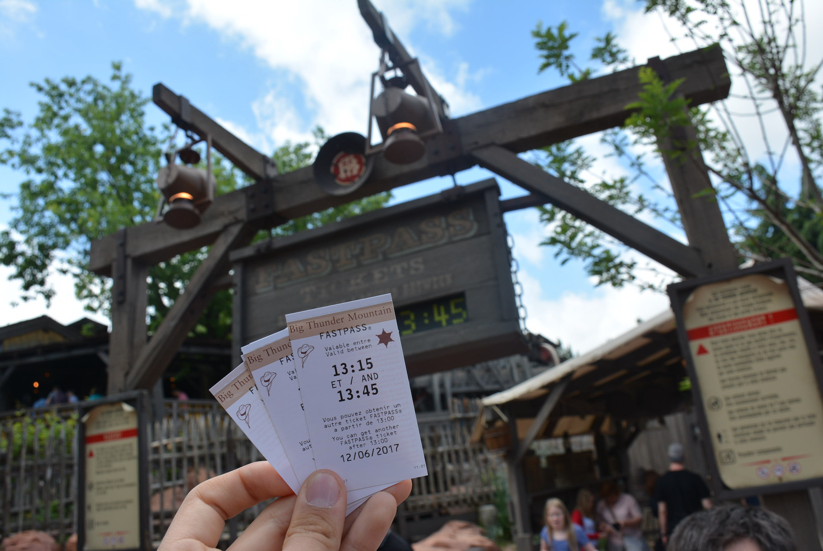 Pourquoi la fin des Fastpass à Disneyland Paris n’est pas une si mauvaise nouvelle ? - Parcs Actus
