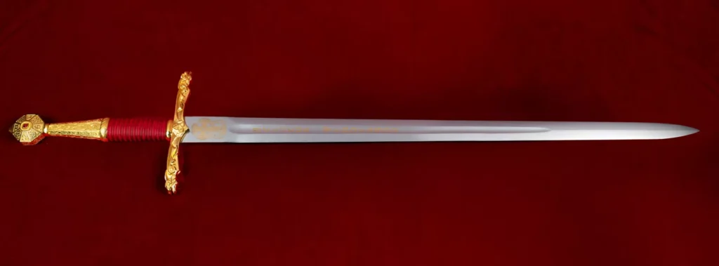 epee exkalibur grand plan a plat puy du fou.jpg - Actualité des Parcs d'attractions - Parcs Actus