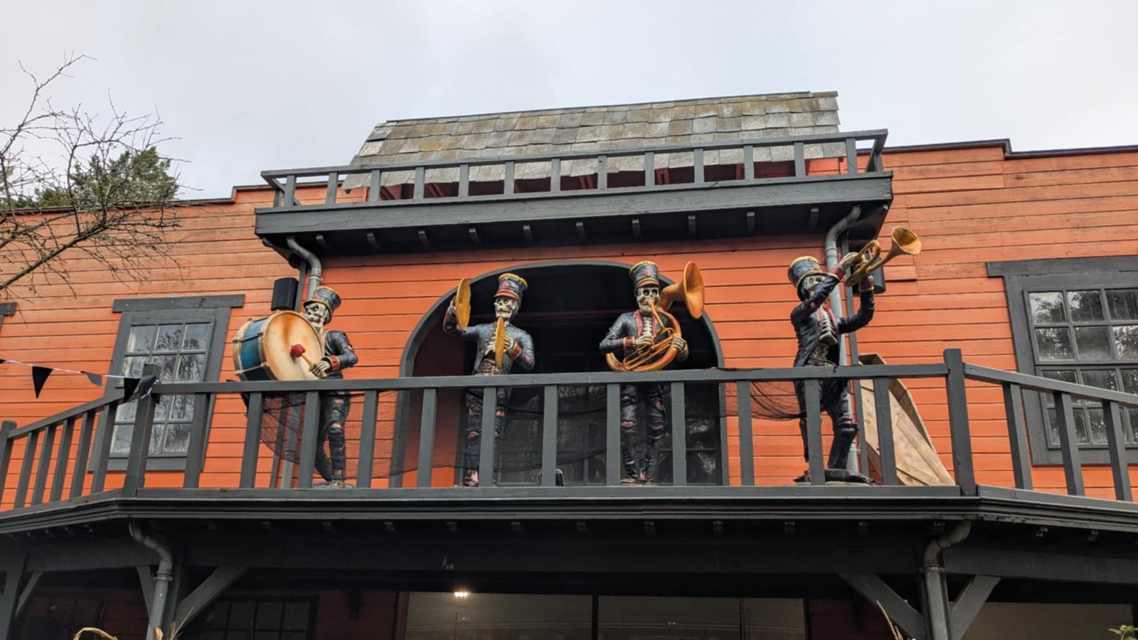 Halloween au Parc Bagatelle : entre émerveillement et frissons - Parcs Actus