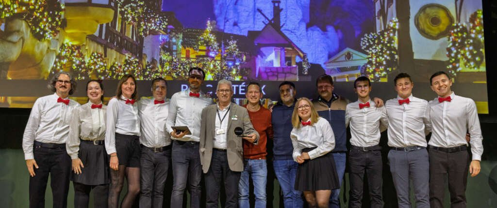 Parcs Fans Event 2026 - Parcs Actus - Actualite des parcs d'attractions Equipe Parcs actus accompagnee du Parc Asterix @Yohan PICART.jpg scaled e1777127702391 - Actualité des Parcs d'attractions - Parcs Actus