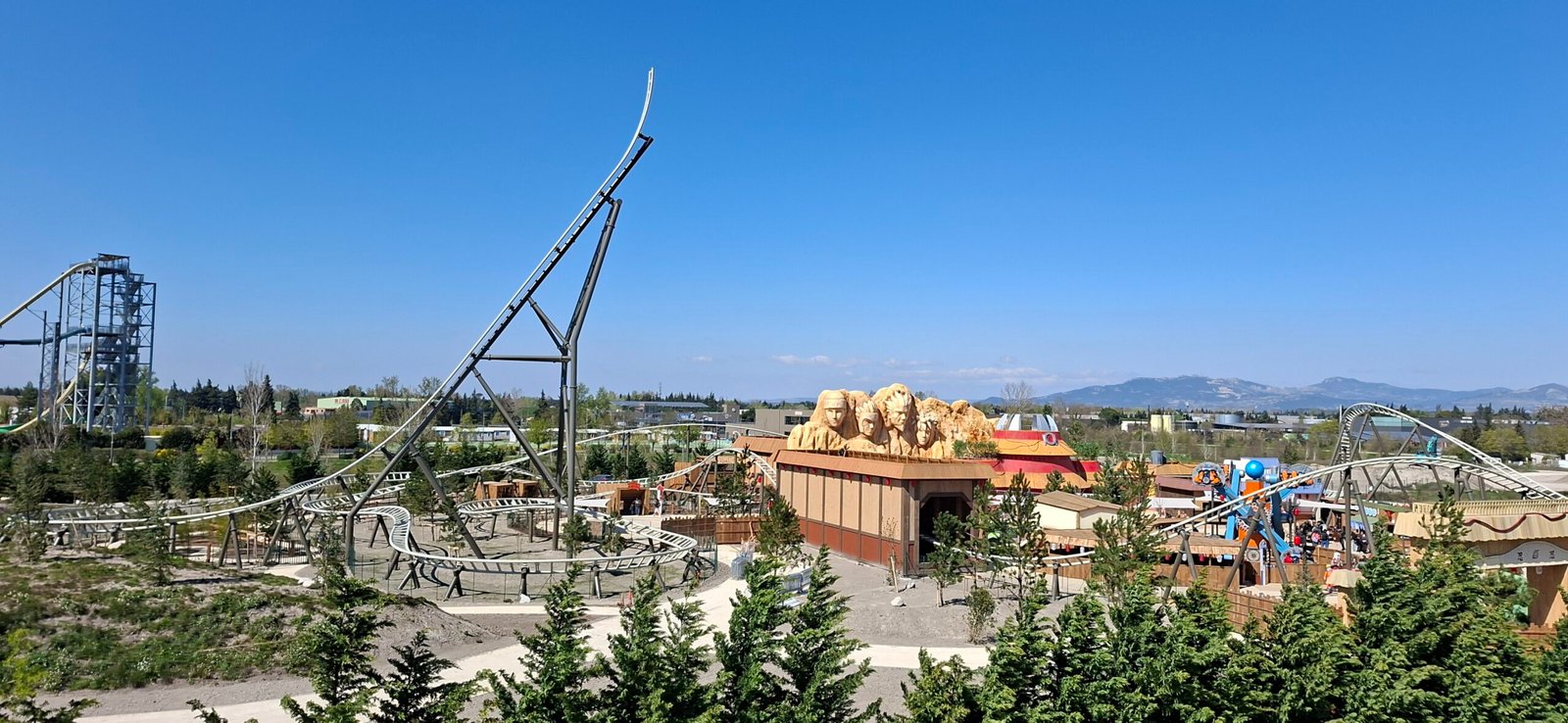 Konoha Land  & Kyûbi Unchained : le pari Naruto qui peut tout changer pour le Parc Spirou